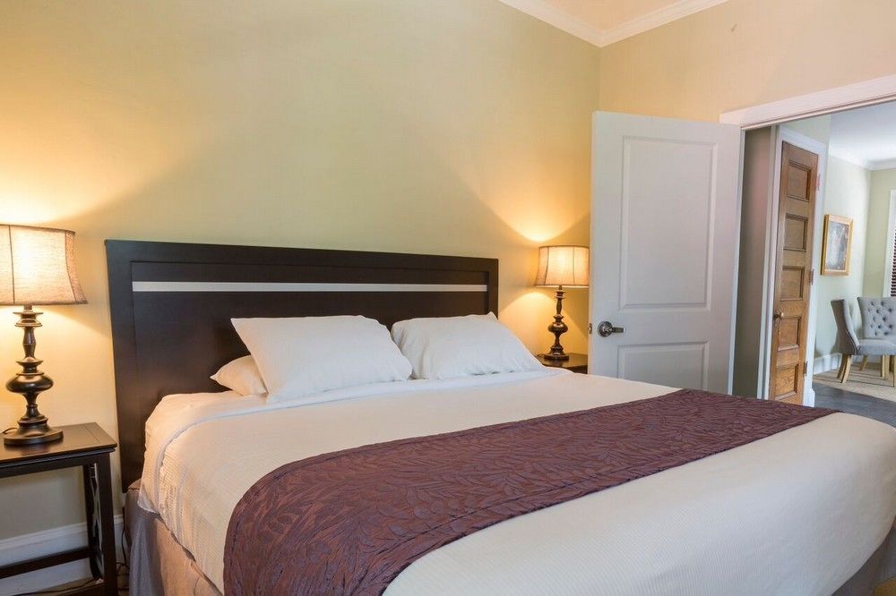 Hotel 7 On Strath à Rochester Extérieur photo